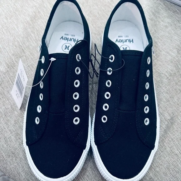 NEW Hurley Canvas Slip On Shoes - Picture 2 of 2